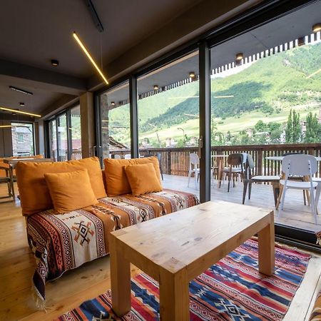 Hotel Lahili Mestia Ngoại thất bức ảnh
