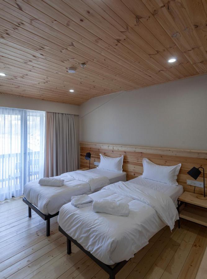 Hotel Lahili Mestia Ngoại thất bức ảnh