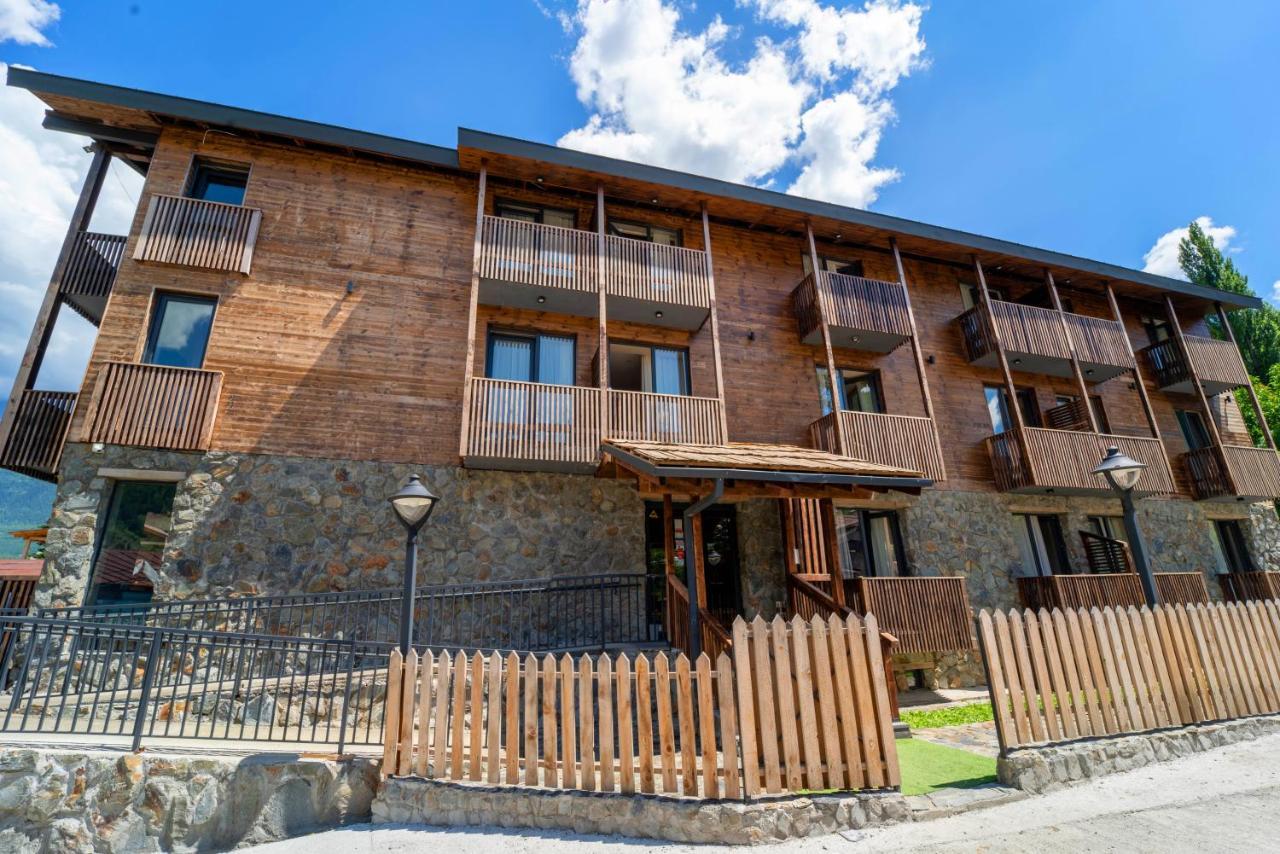 Hotel Lahili Mestia Ngoại thất bức ảnh