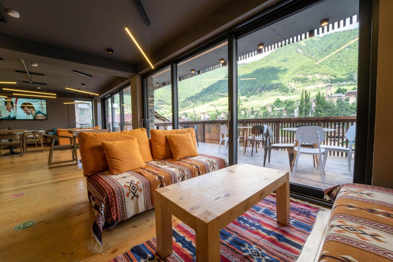 Hotel Lahili Mestia Ngoại thất bức ảnh