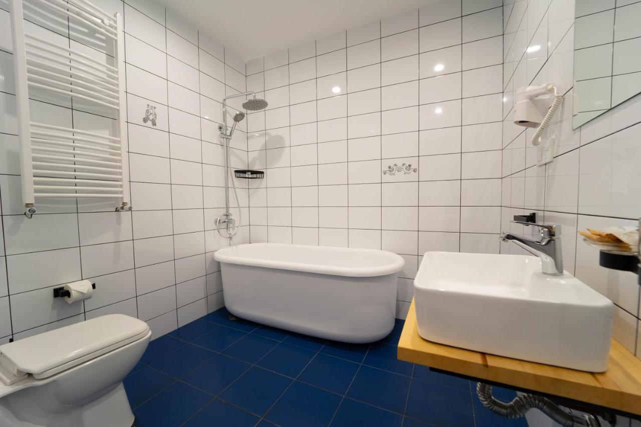 Hotel Lahili Mestia Ngoại thất bức ảnh