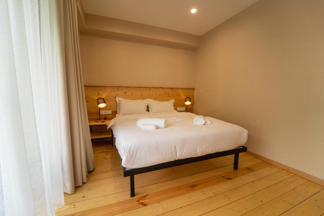 Hotel Lahili Mestia Ngoại thất bức ảnh