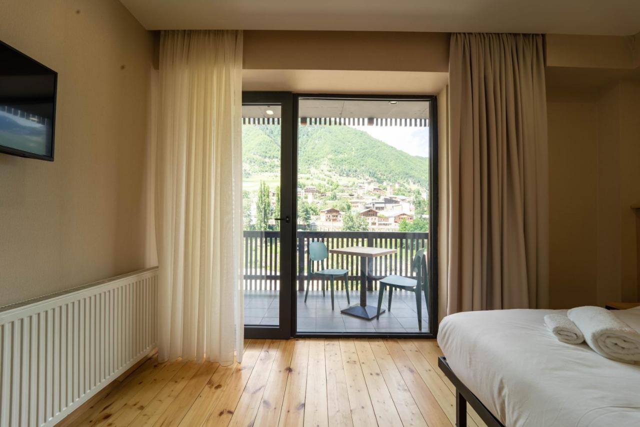 Hotel Lahili Mestia Ngoại thất bức ảnh