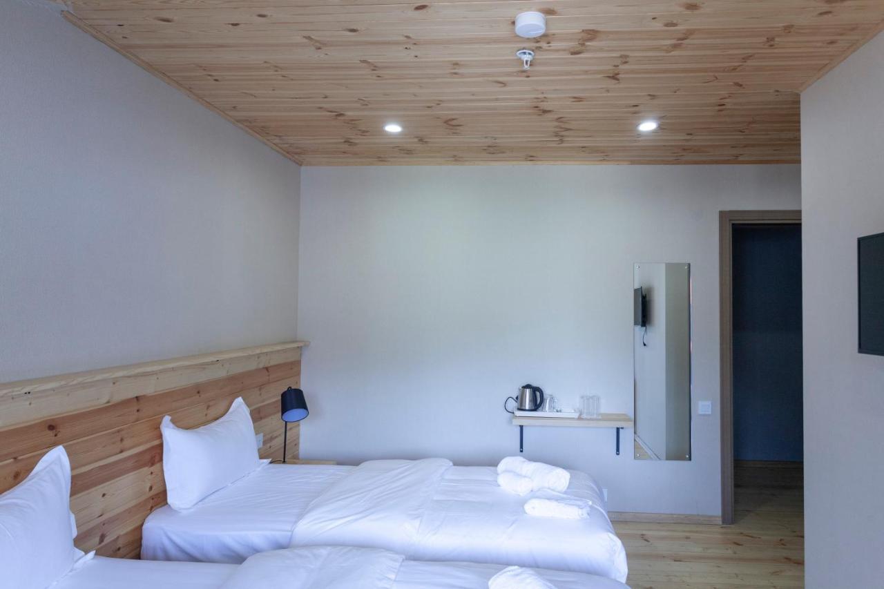 Hotel Lahili Mestia Ngoại thất bức ảnh